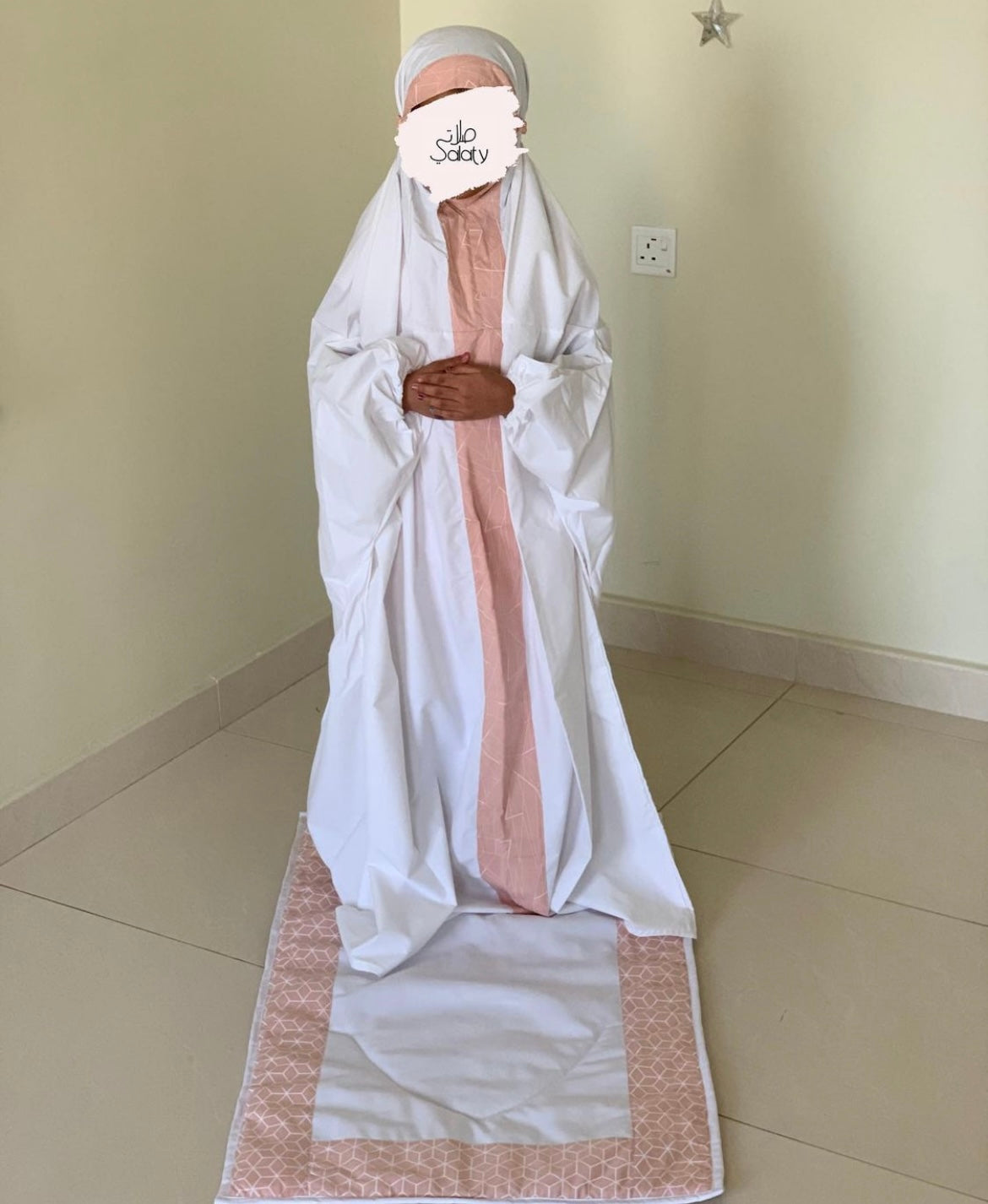 ثوب صلاة اللون المشمشي بدون سجادة